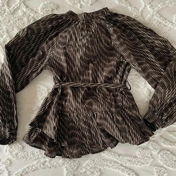 Banana Republic Belted Tiered Blouse - Picture 6 of 12